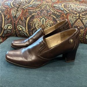 Life Stride shoes size 9